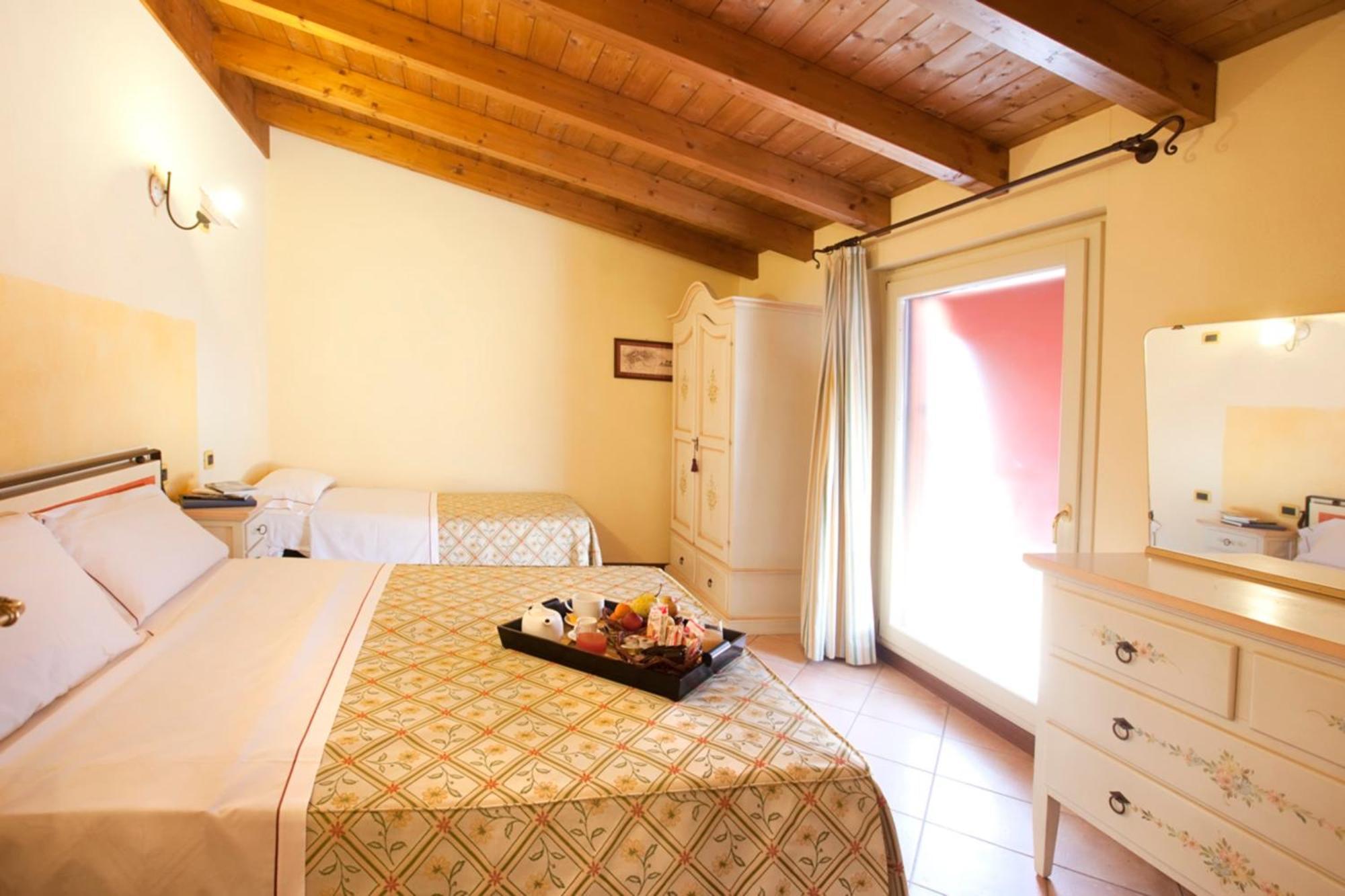 Luna Aparthotel 3*